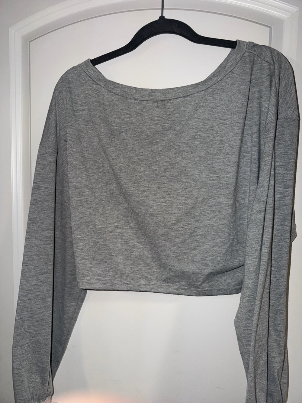 SHEIN Gray Twist-Back Long Sleeve Crop Top - Picture 2 of 3
